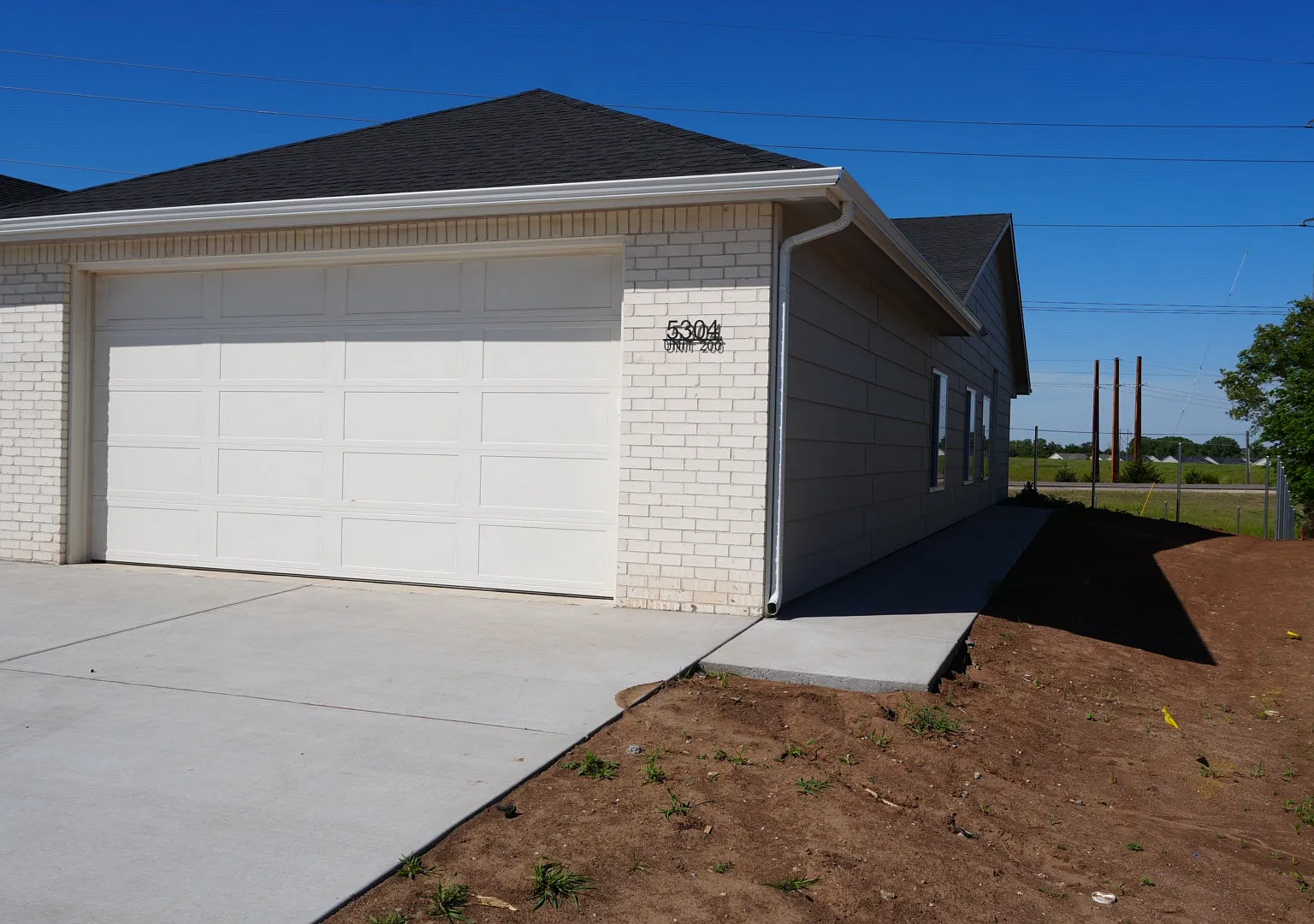 4 bed, 1380 sqft, $1,695 — Photo 1