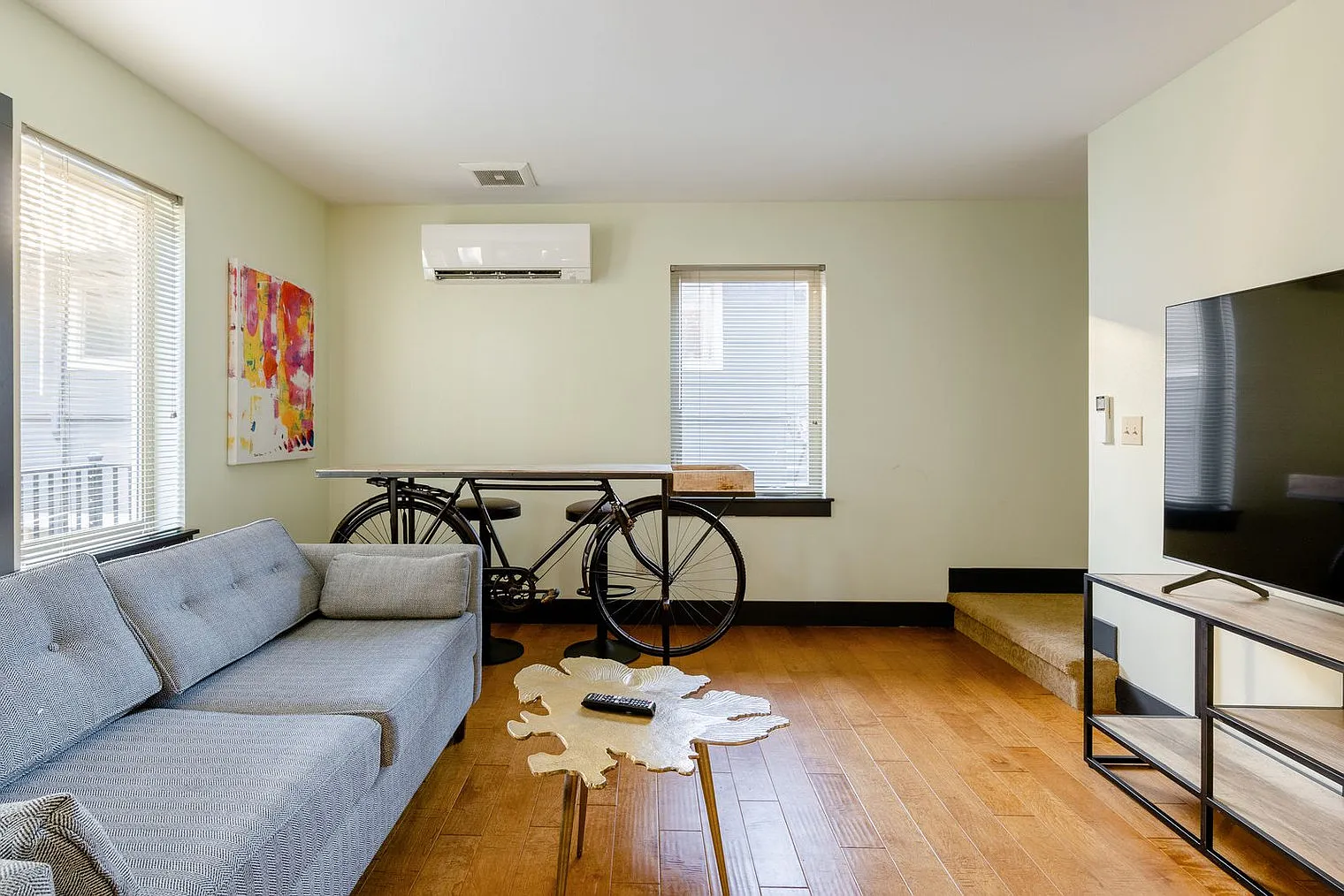 1 bed, 1.0 bath, 495 sqft, $2,286 — Photo 2
