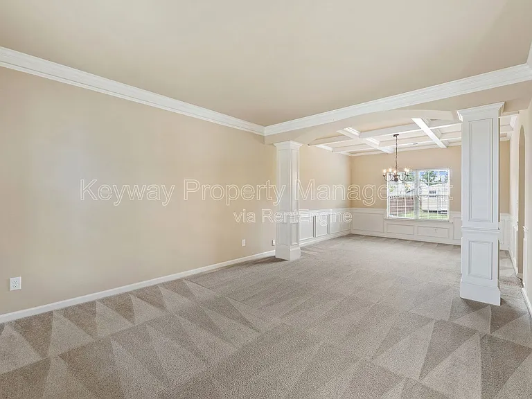 6017 Reynolds Cir — Photo 8