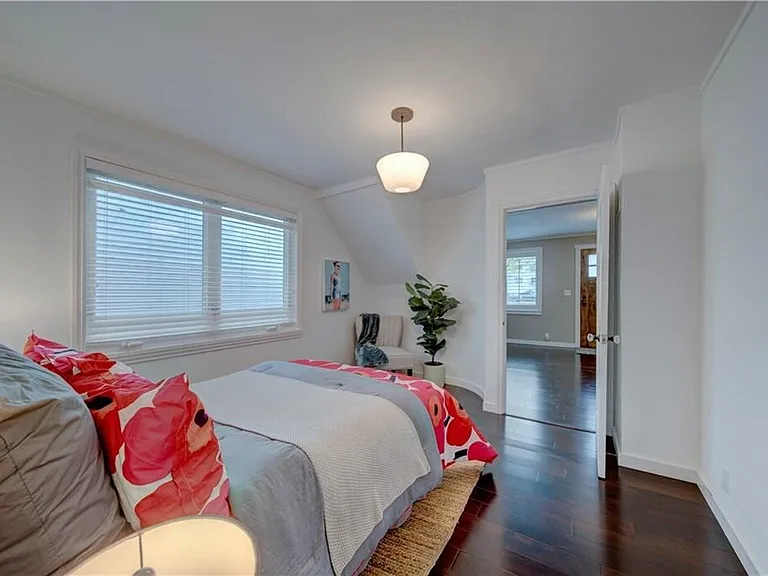 551 NE Ravenna Blvd — Photo 21