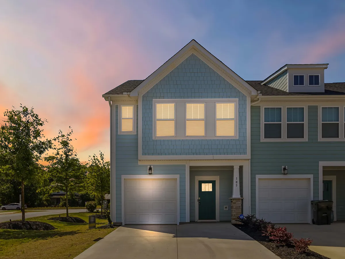Building Photo - 105 Cobden Ct