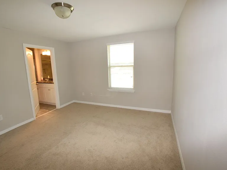 16097 Pebble Bluff Loop — Photo 28