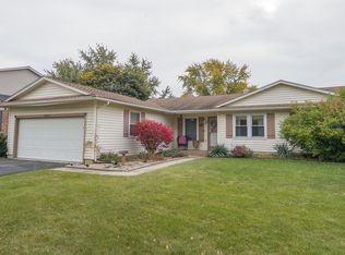 2443 S Crescent Ln, Aurora, IL 60504