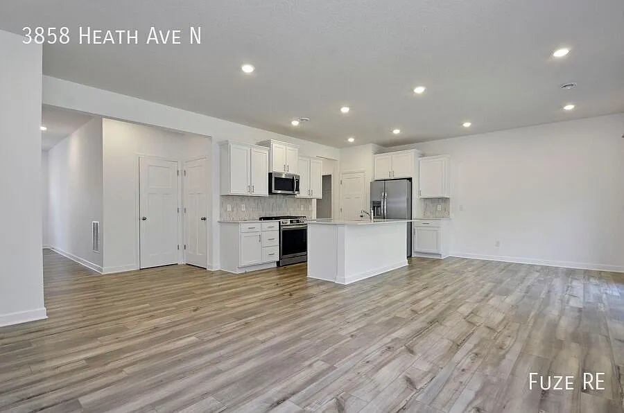 Beautiful Newer Construction 3-Bed 2.5-Bath Home in Oakdale - Available Now! — Photo 3