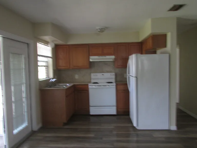 1335 W Evans Cir #A — Photo 8
