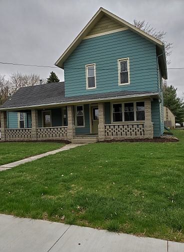 1st image of 202 E Curtis St