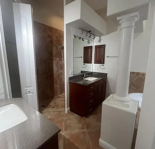 2119 Montclair Dr — Photo 6