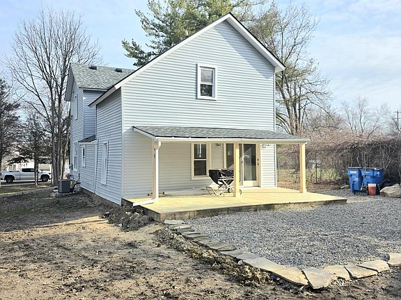 4th image of 515 Territorial Rd