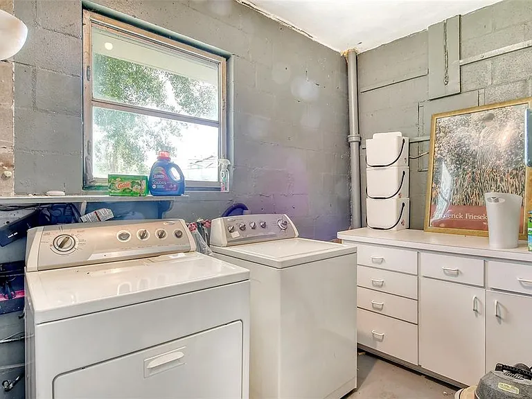 2309 Lynn St — Photo 26