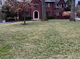 7 Berkley Ln, Saint Louis, MO 63124