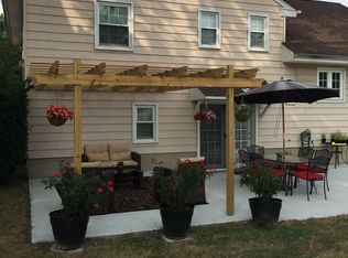 400 Boxwood Ln, Cinnaminson, NJ 08077