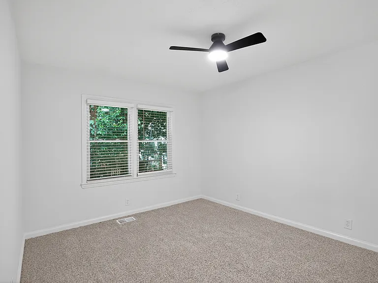 1276 Womack Ave — Photo 13