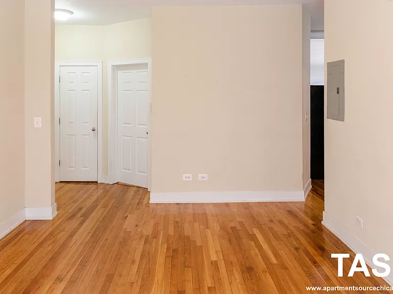 1920 W Winona St #1 — Photo 4