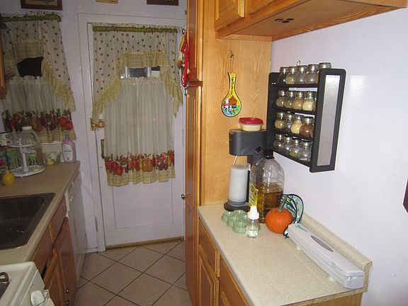 3rd image of 220 Hillside Ave