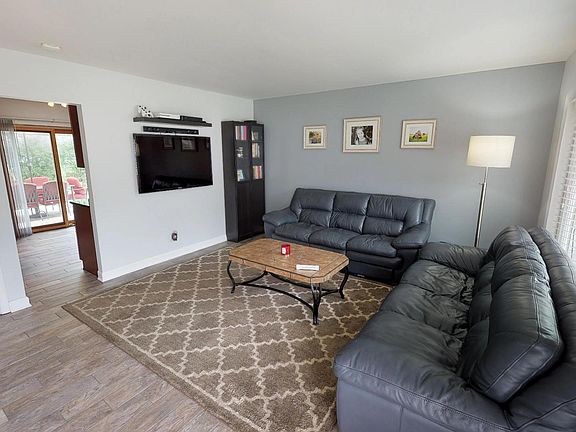 5th image of 8063 Olivia Ln