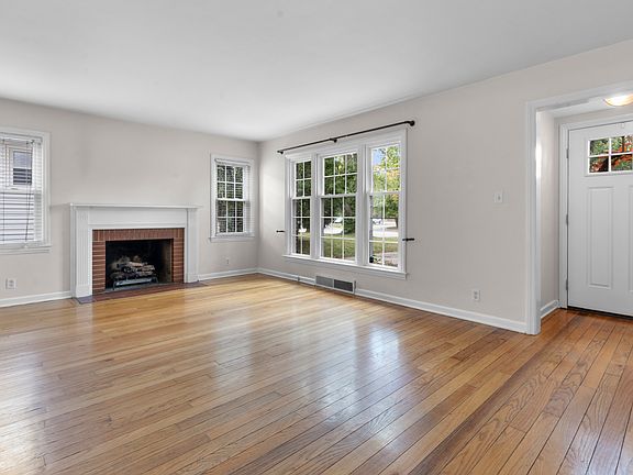 4th image of 2533 Kessler Boulevard East Dr