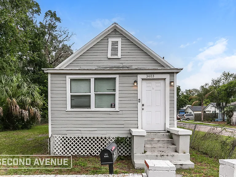 3403 Phoenix Ave — Photo 1