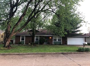 902 E Meadowlark St, Springfield, MO 65810