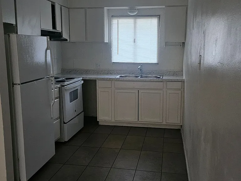 1933 Alwill St — Photo 4