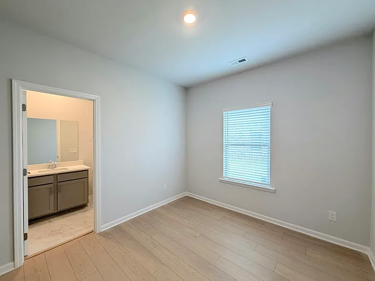 137 Clift Creek Dr — Photo 26