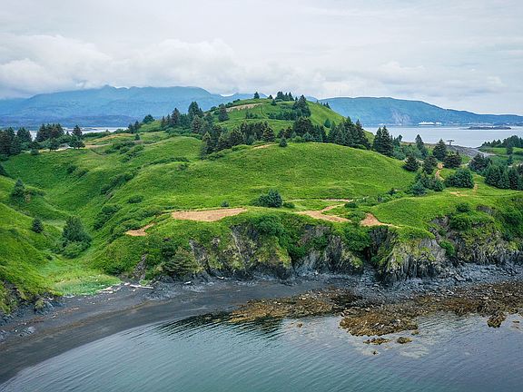 5th image of 5976 Cliff Point Rd