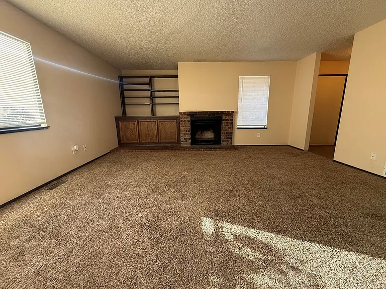 925 Gellatly St — Photo 4