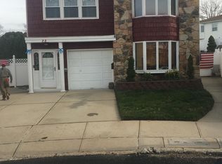 28 Poi Ct, Staten Island, NY 10314