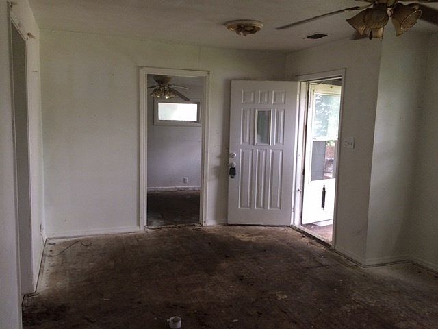 2nd image of 805 Edney St