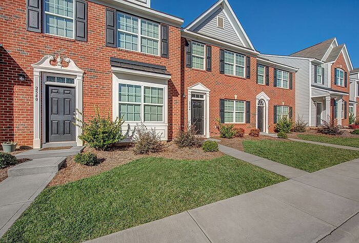 1st image of 2563 Arrowhead Cir