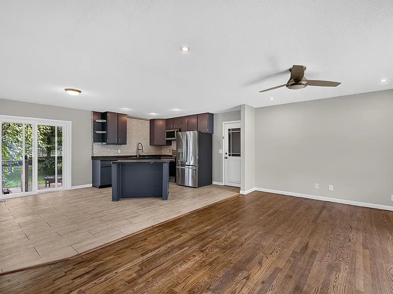 906 Vandora Ave — Photo 8