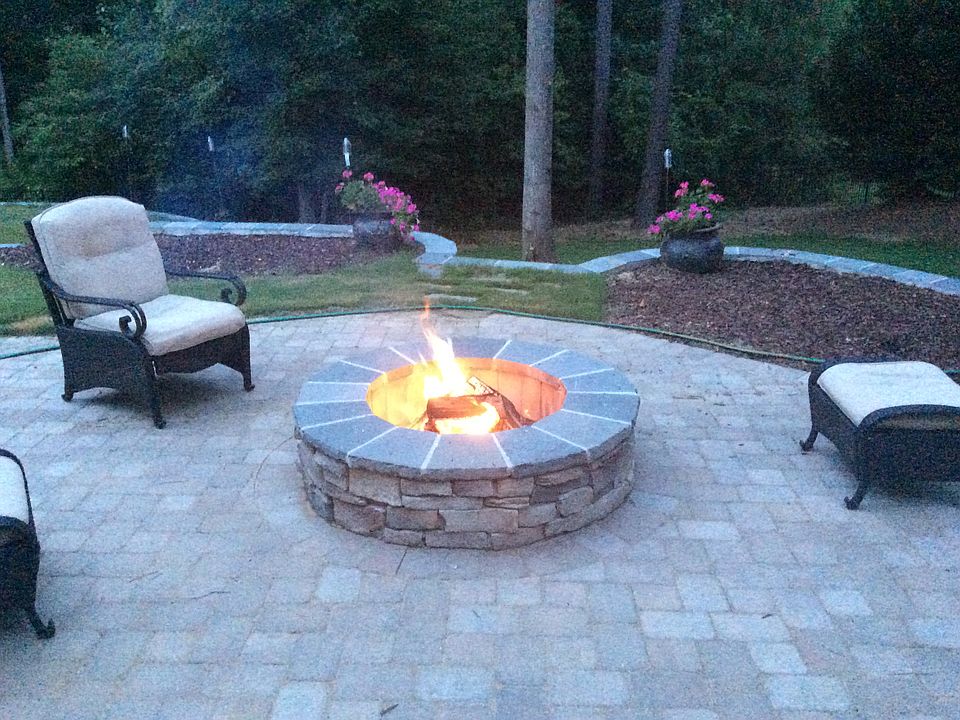 Fire pit/stone patio
