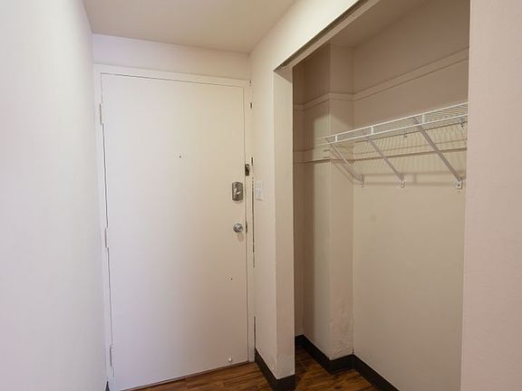 4th image of 433 13th Ave #1