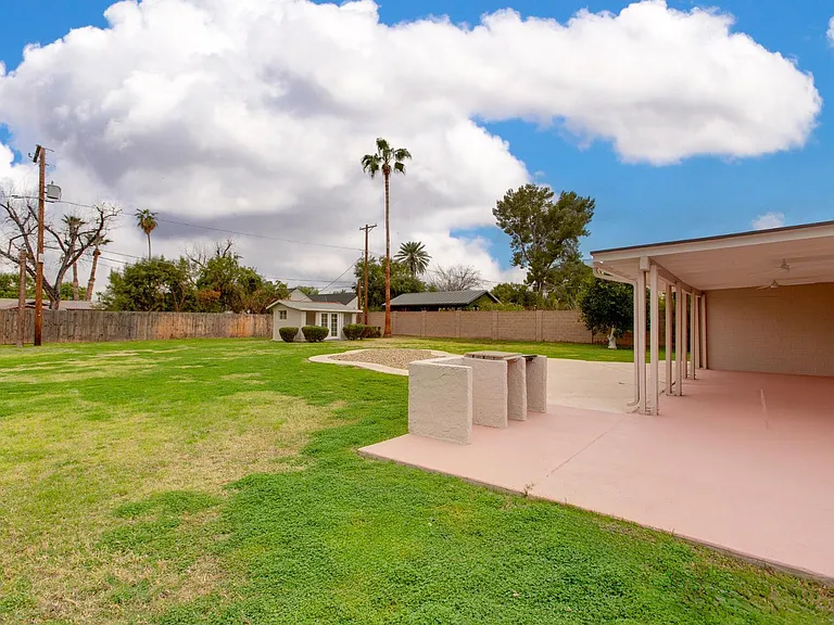 2917 E Mariposa St — Photo 14