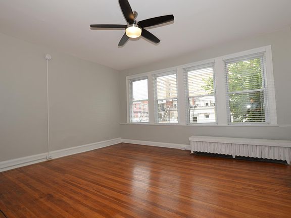 Beautiful large room with tons of natural light