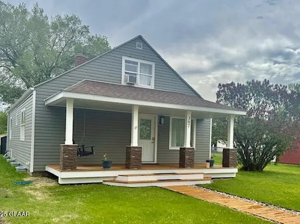 307 S Adam St, Northwood, ND 58267