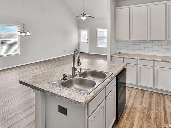 5th image of 326 FRANCHI WAY