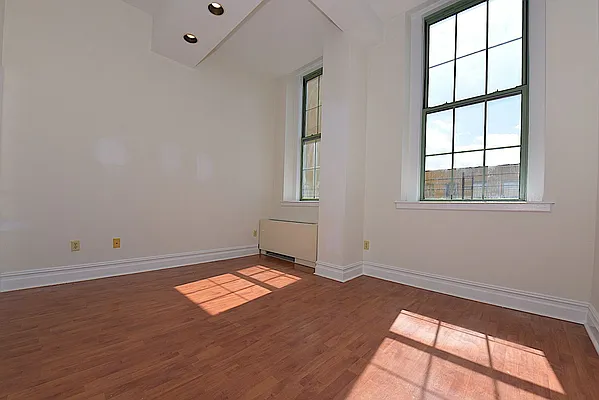 Rented by Keller Williams NYC | media 23