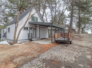 30770 Knoll View Dr, Running Springs, CA 92382