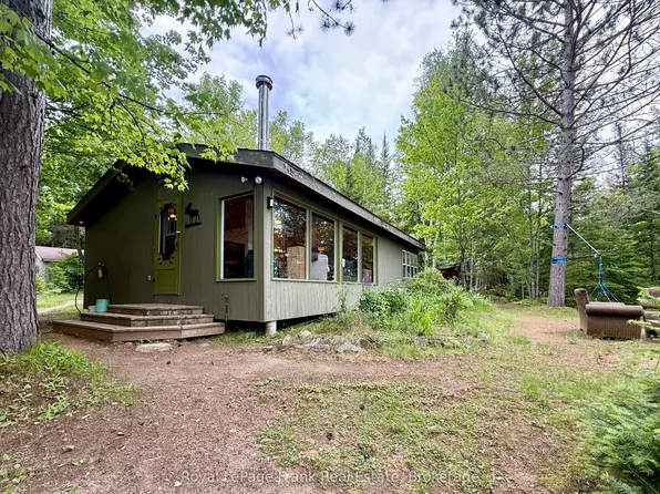 554A S McKenzie Lake Rd, South Algonquin, ON K0L 2K0