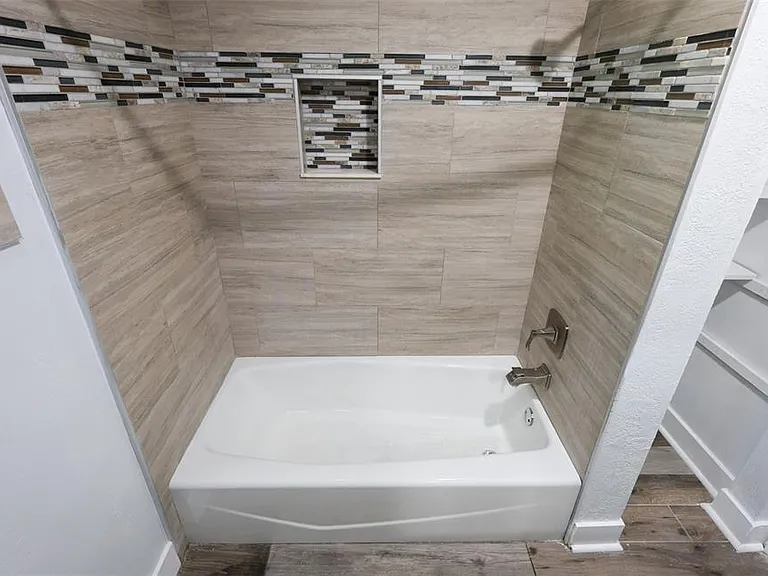 1500 Laurel Cir — Photo 14