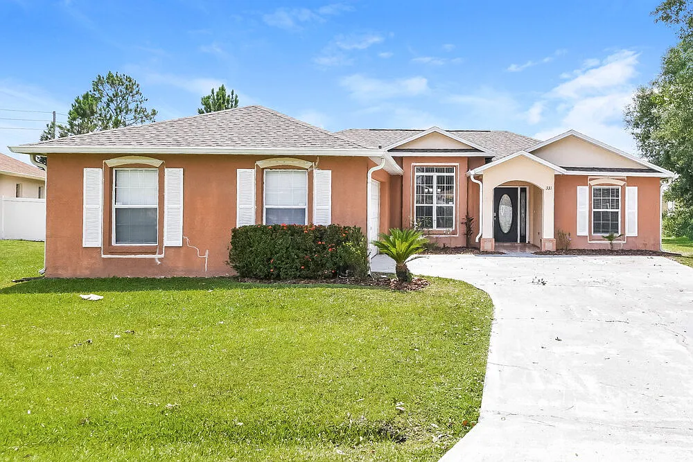 3 bed, 2.0 bath, 1550 sqft, $2,640 — Photo 1