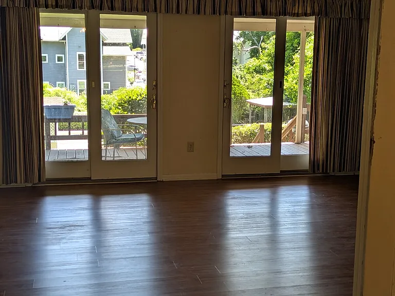 610 W Charlton St — Photo 21