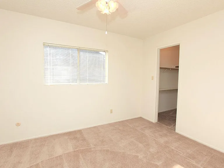 1050 Minnewawa Ave — Photo 30