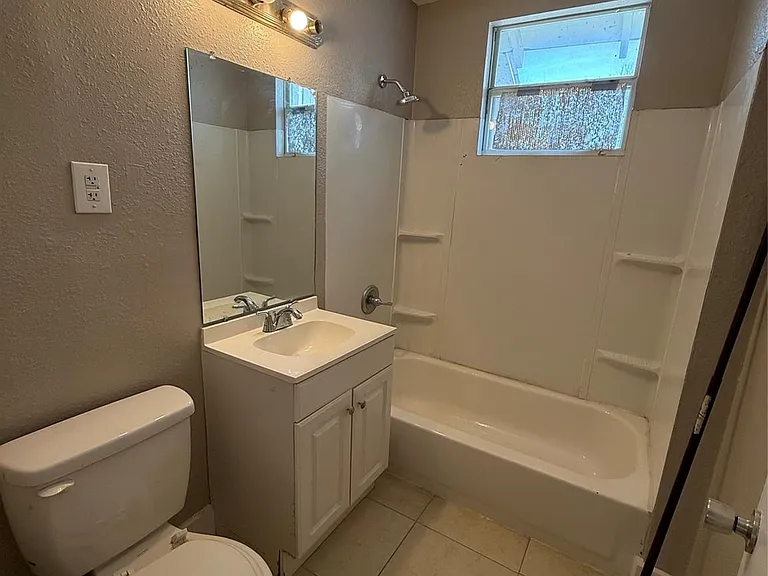 7312 Navigation Blvd #B — Photo 5