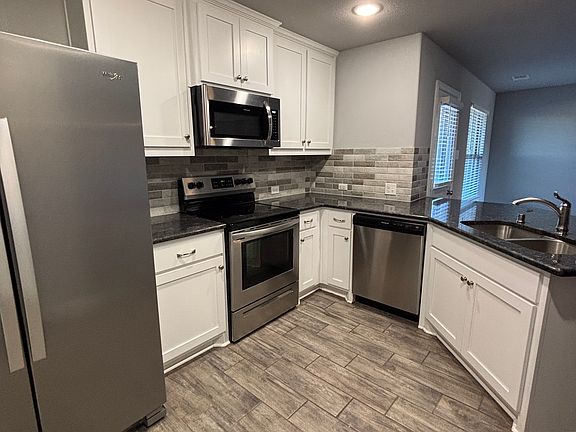 5th image of 712 Amber Dr