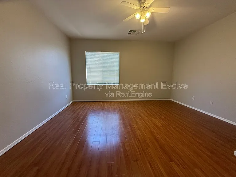 8720 E Knowles Ave — Photo 12