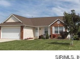 68 Oakbrooke, Troy, IL 62294