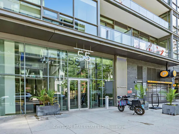 55 Stewart St #924, Toronto, ON M5V 2V1