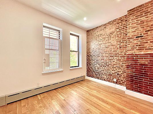 5th image of 203 Irving Ave APT 3R