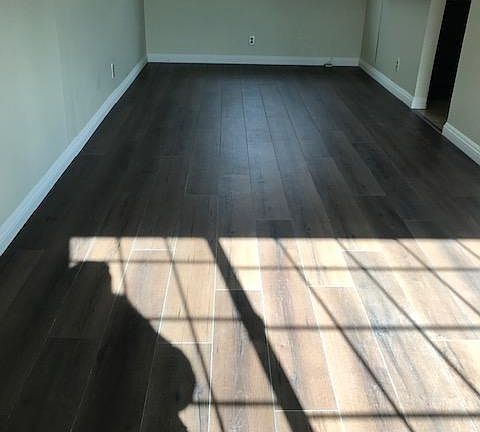 2nd image of 22401 Figueroa St